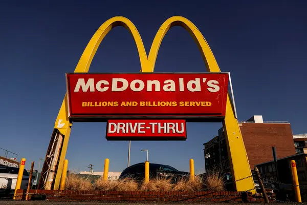 What Time Does McDonalds Sell Lunch? Get The Details Now!