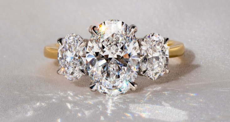 Showcasing the Beauty and Brilliance of a 2.1 Carat Oval Diamond